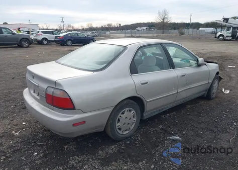 1996 Honda Accord Dx 25Th Anniversary z USA, uszkodzony, nr VIN 1HGCD568XTA090897